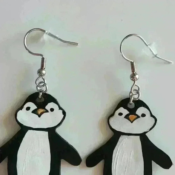 Adorable penguin  earrings with cute little hearts beads ✦ handmade & unique ✦ - Picture 8 of 10